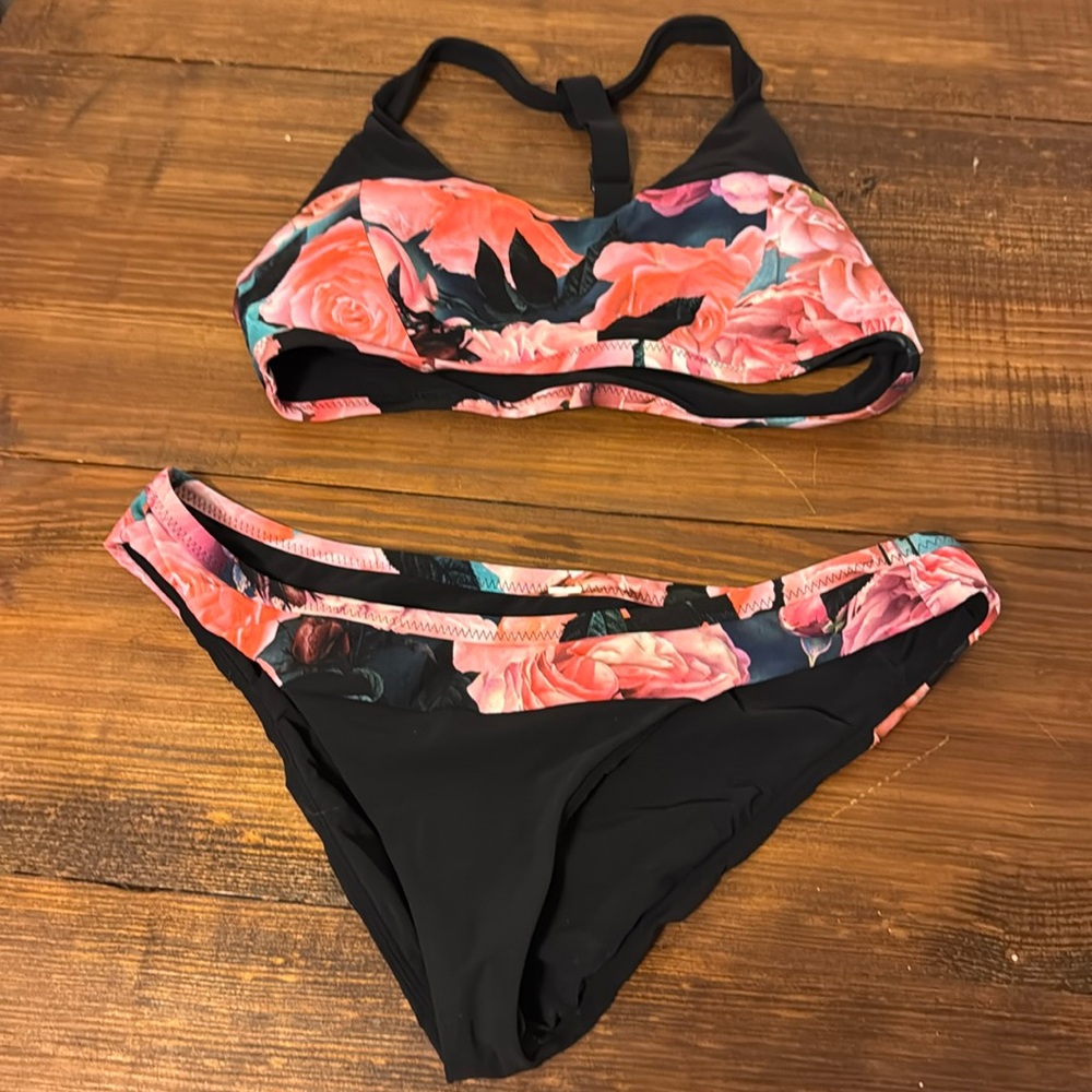 Lululemon secret garden bikini set